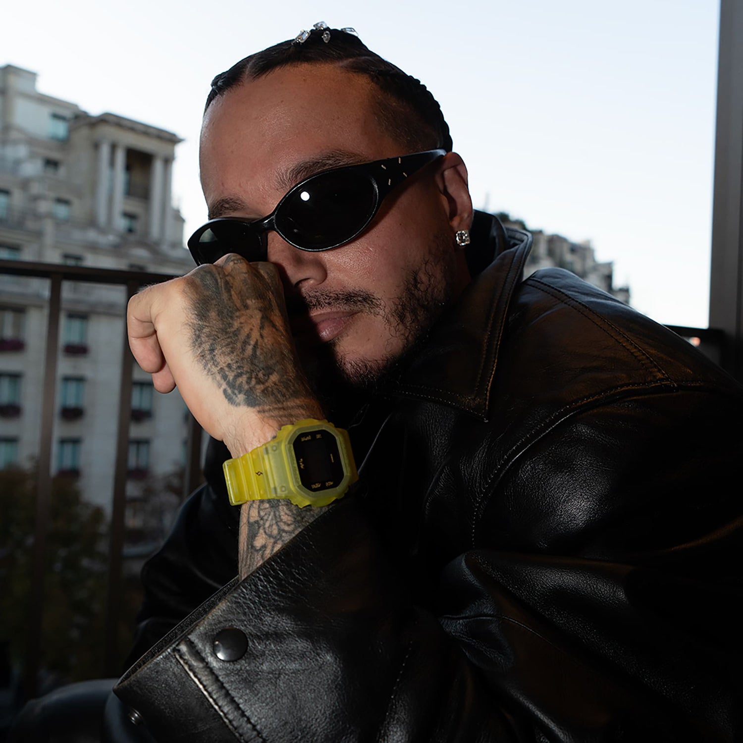 Modelo de colaboración de J Balvin