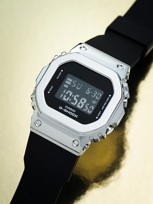 Reloj G-SHOCK Héroes correa de resina GM-S5600-1